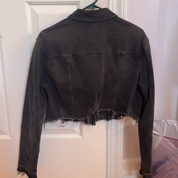 Cropped Black Denim Jacket - Picture 3 of 3